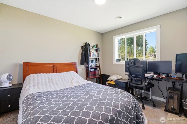 200 Red Hawk Drive, Castle Rock, WA 98611