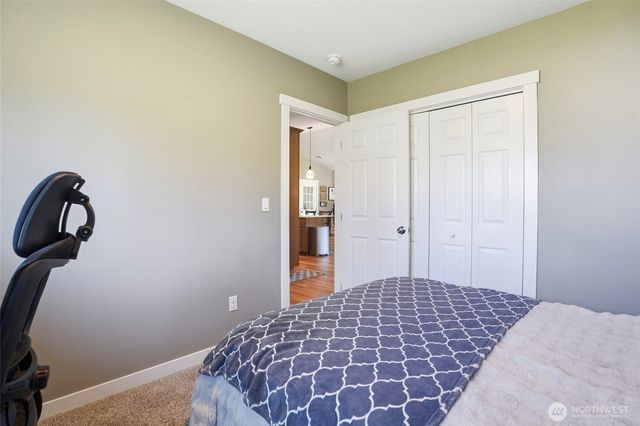 200 Red Hawk Drive, Castle Rock, WA 98611