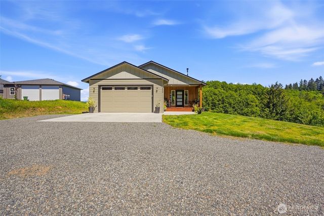 200 Red Hawk Drive, Castle Rock, WA 98611