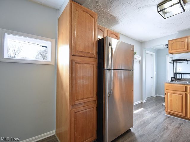 33850 Beachpark Drive, Eastlake, OH 44095