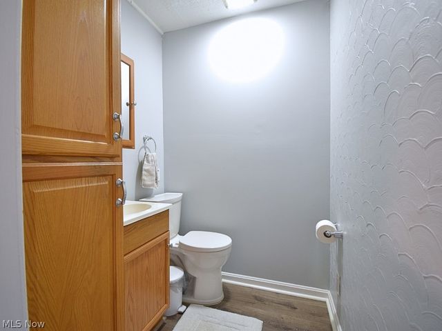 33850 Beachpark Drive, Eastlake, OH 44095