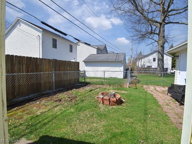 33850 Beachpark Drive, Eastlake, OH 44095