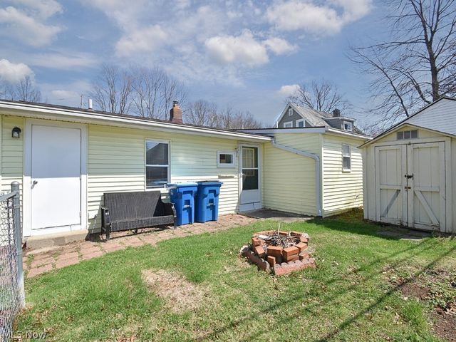 33850 Beachpark Drive, Eastlake, OH 44095