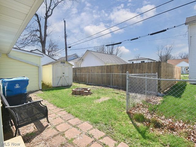 33850 Beachpark Drive, Eastlake, OH 44095