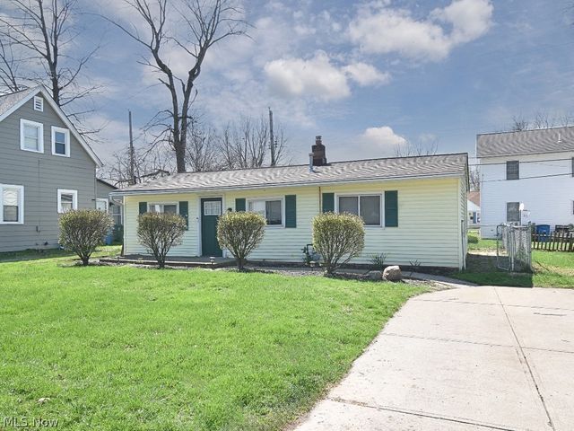 33850 Beachpark Drive, Eastlake, OH 44095