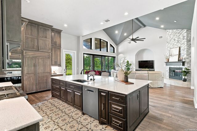 347 Curvatura, New Braunfels, TX 78132
