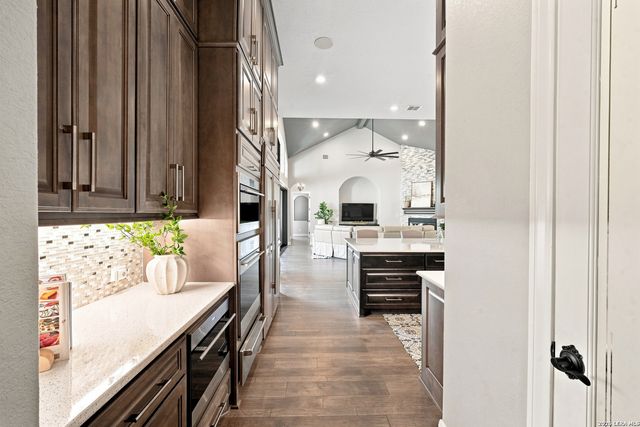 347 Curvatura, New Braunfels, TX 78132