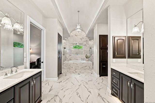 347 Curvatura, New Braunfels, TX 78132