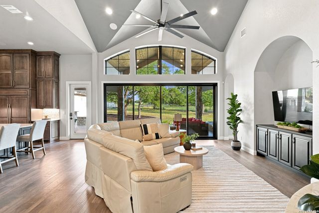 347 Curvatura, New Braunfels, TX 78132