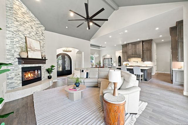 347 Curvatura, New Braunfels, TX 78132
