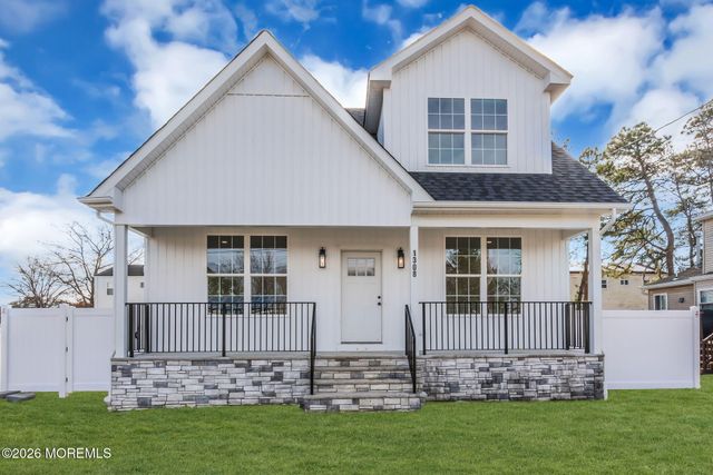 1308 12th Avenue, Toms River, NJ 08757
