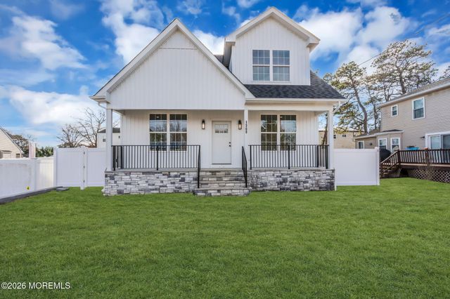 1308 12th Avenue, Toms River, NJ 08757