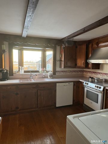 21 Fenwick Street, Old Saybrook, CT 06475