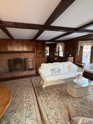 21 Fenwick Street, Old Saybrook, CT 06475