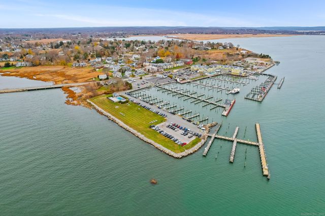 21 Fenwick Street, Old Saybrook, CT 06475