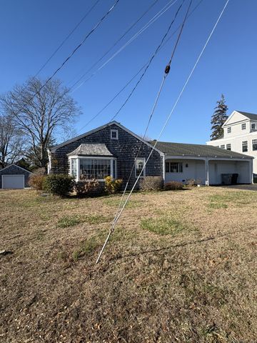 21 Fenwick Street, Old Saybrook, CT 06475