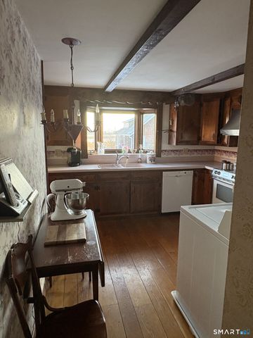 21 Fenwick Street, Old Saybrook, CT 06475