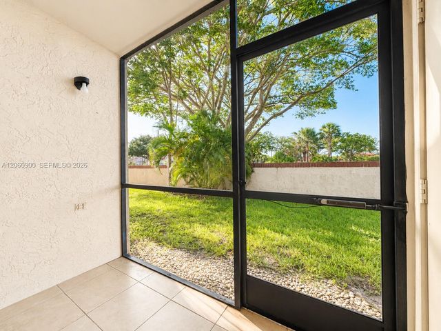 6585 Somerset Dr 103, Boca Raton, FL 33433