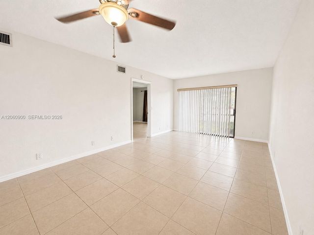 6585 Somerset Dr 103, Boca Raton, FL 33433