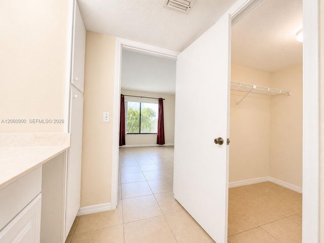 6585 Somerset Dr 103, Boca Raton, FL 33433