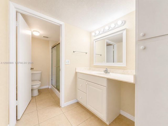 6585 Somerset Dr 103, Boca Raton, FL 33433