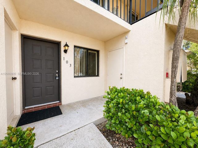 6585 Somerset Dr 103, Boca Raton, FL 33433