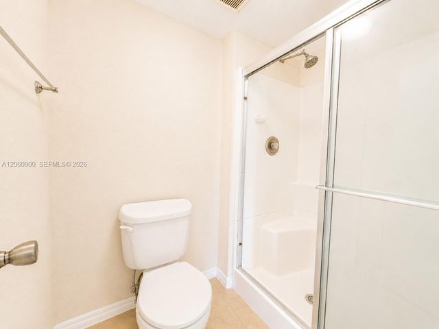 6585 Somerset Dr 103, Boca Raton, FL 33433