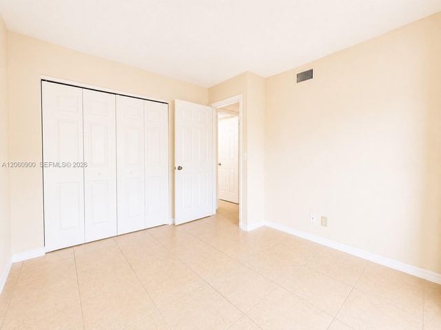 6585 Somerset Dr 103, Boca Raton, FL 33433