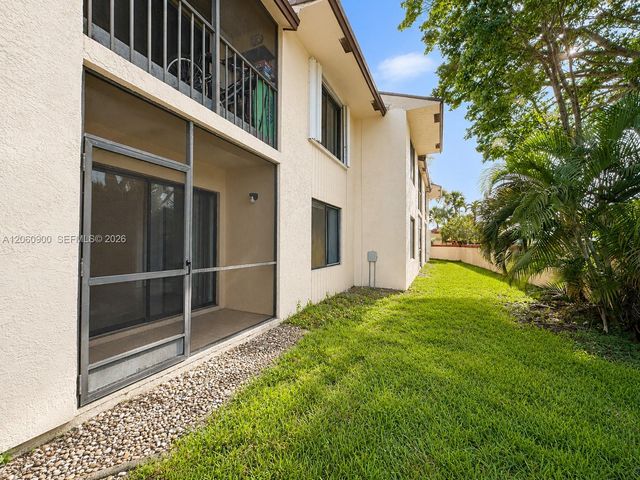 6585 Somerset Dr 103, Boca Raton, FL 33433