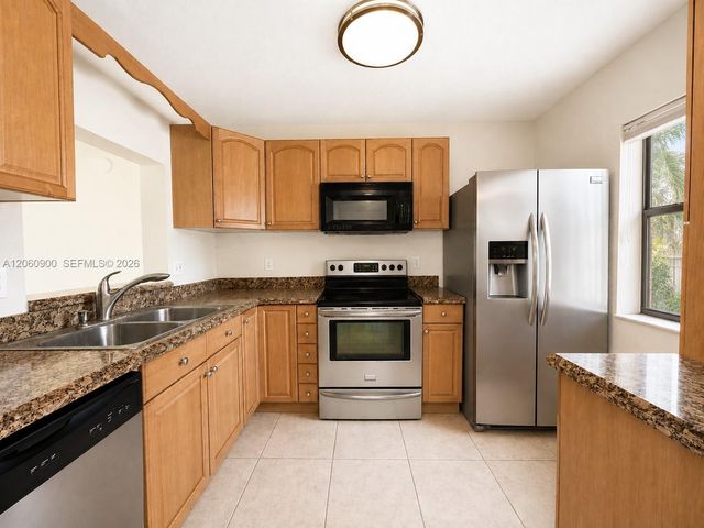 6585 Somerset Dr 103, Boca Raton, FL 33433