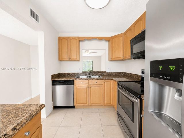 6585 Somerset Dr 103, Boca Raton, FL 33433