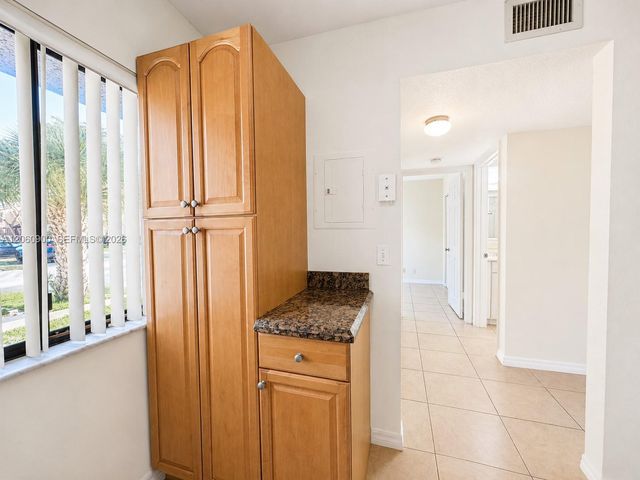 6585 Somerset Dr 103, Boca Raton, FL 33433