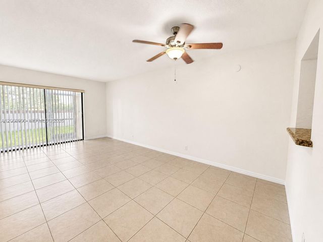 6585 Somerset Dr 103, Boca Raton, FL 33433