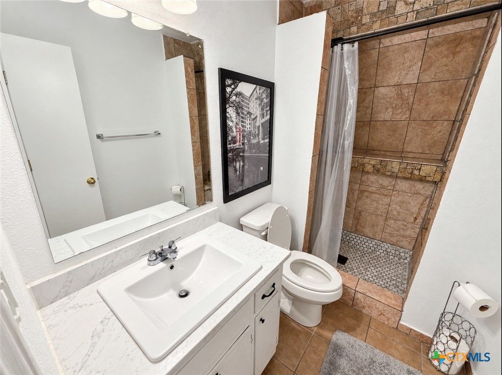 Image 11 of property listing at 903 Davie Lee Drive, Copperas Cove, TX 76522