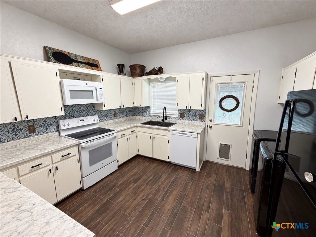 Image 5 of property listing at 903 Davie Lee Drive, Copperas Cove, TX 76522