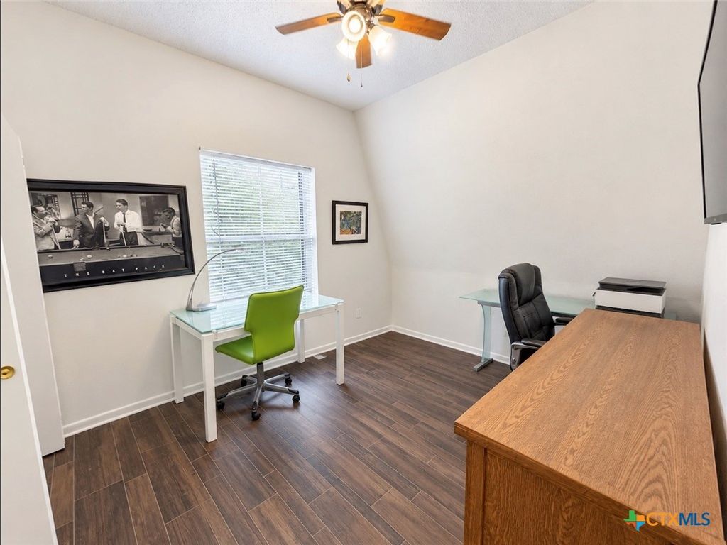 Image 9 of property listing at 903 Davie Lee Drive, Copperas Cove, TX 76522