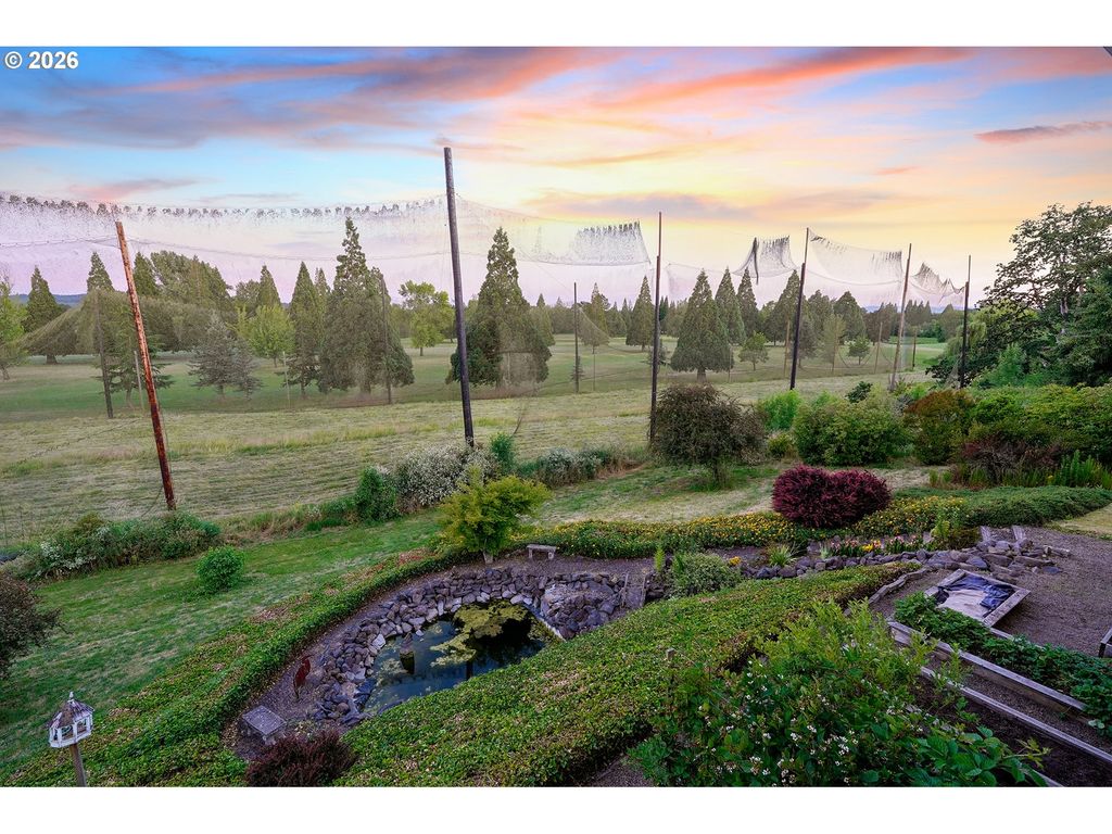 Image 40 of property listing at 9595 Sw Bayou Dr, Mc Minnville, OR 97128