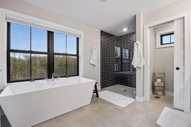 11724 Azure Lane, Inver Grove Heights, MN 55077