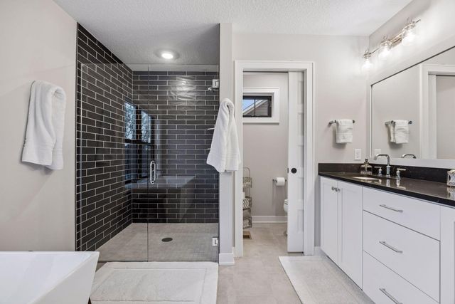 11724 Azure Lane, Inver Grove Heights, MN 55077