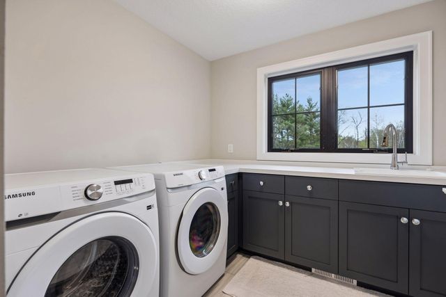 11724 Azure Lane, Inver Grove Heights, MN 55077
