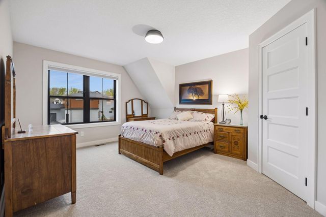 11724 Azure Lane, Inver Grove Heights, MN 55077