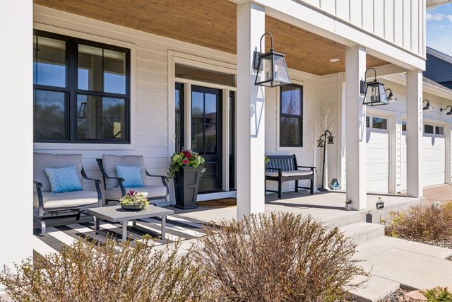 11724 Azure Lane, Inver Grove Heights, MN 55077