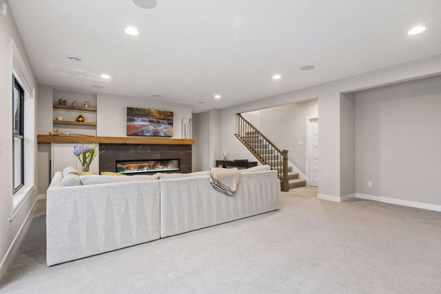 11724 Azure Lane, Inver Grove Heights, MN 55077
