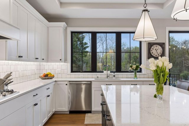 11724 Azure Lane, Inver Grove Heights, MN 55077