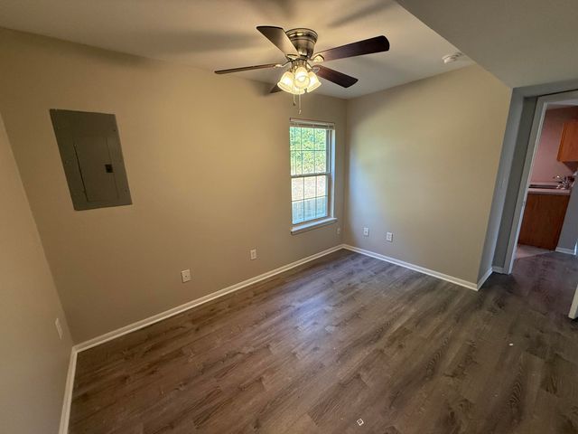 1407 GREENSBORO DR, Columbia, MO 65202