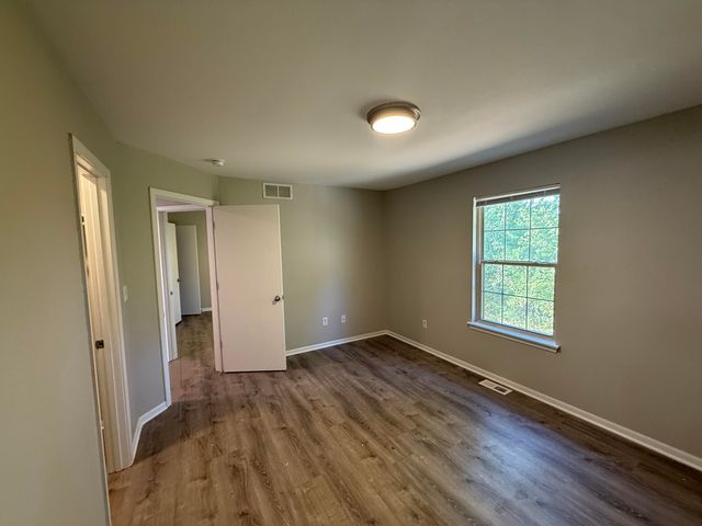 1407 GREENSBORO DR, Columbia, MO 65202