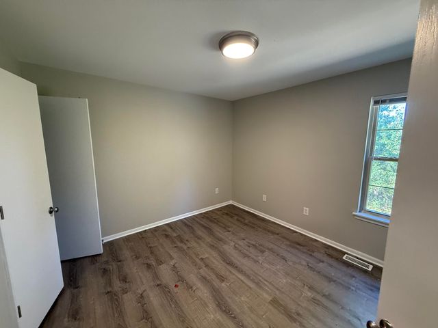 1407 GREENSBORO DR, Columbia, MO 65202