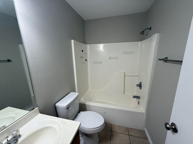 1407 GREENSBORO DR, Columbia, MO 65202