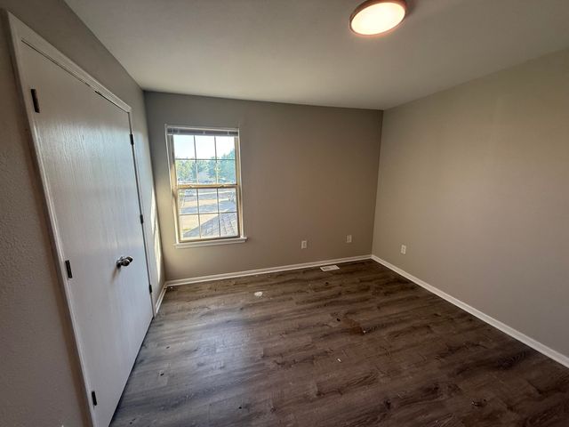 1407 GREENSBORO DR, Columbia, MO 65202