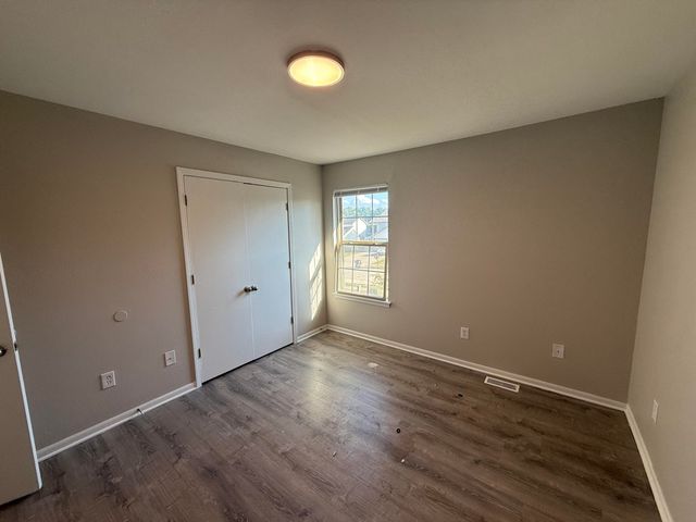 1407 GREENSBORO DR, Columbia, MO 65202